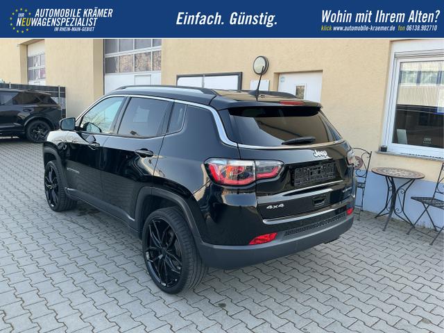 Jeep / Compass / Schwarz / / / Limited 4WD