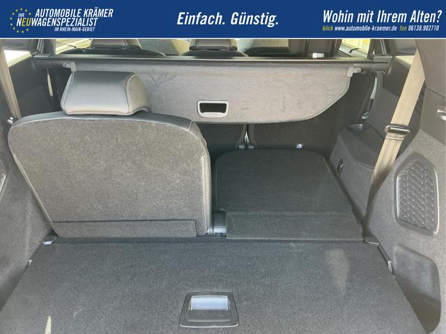 Peugeot / 5008 / Grau / GT 7-S / Titanium Grau Metalic / , Beispielbilder, ggf. teilweise mit Sonderausstattung