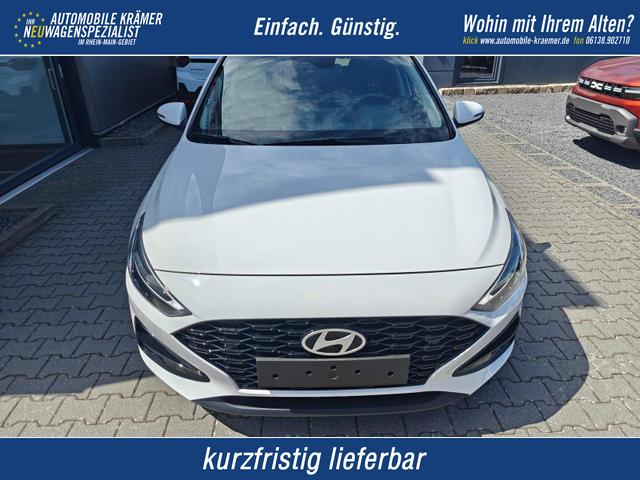 Hyundai i30 - Family HB 1.6 GO*Navi*LED*Shzg*Lhzg*PDC*Cam*16Zoll*
