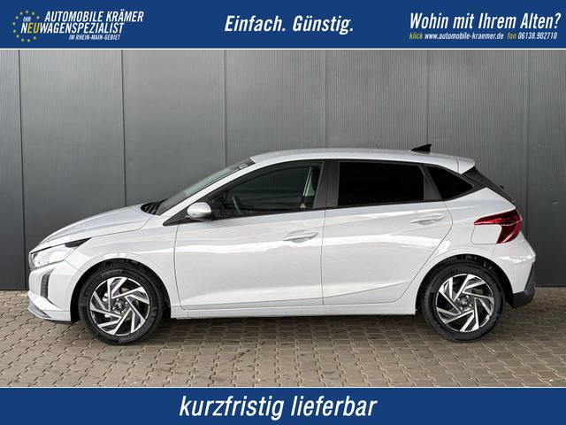 Hyundai i20 - Pure 1.2 MPI / Navi PDC Hinten + Kamera Abgedunkelte Scheiben Tempomat Alu 16"