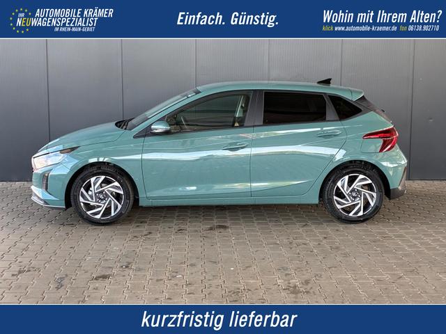 Hyundai i20 - Pure 1.2 MPI / Navi PDC Hinten + Kamera Abgedunkelte Scheiben Tempomat Alu 16"