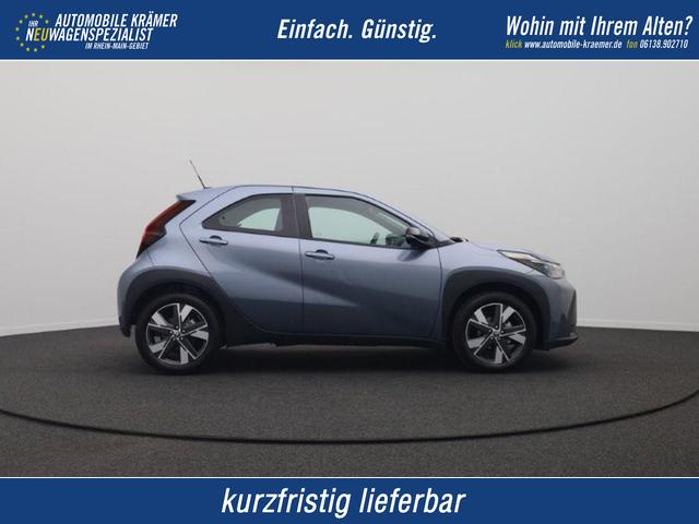 Toyota Aygo X - Pure 1.5 Hybrid 116PS Automatik Sitzheizung Klimaautomatik AbstandsTempomat Multifunktionslenkrad Radio Bluetooth Touchscreen Apple CarPlay + Android Auto