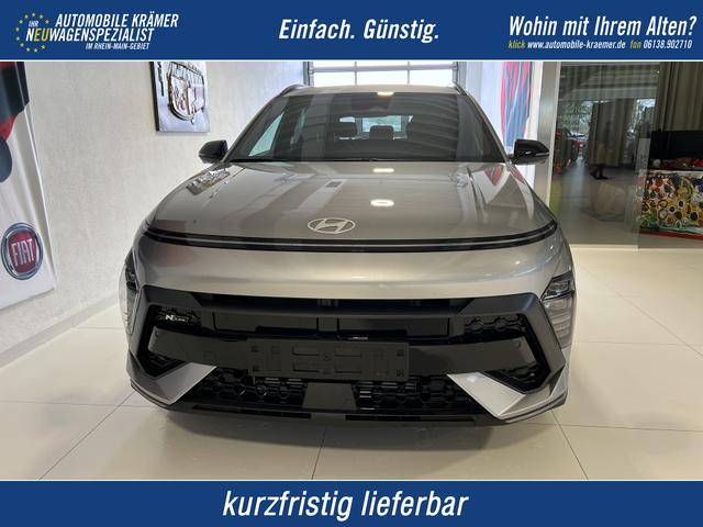 Hyundai KONA - N Line 1.0 T-GDI 2WD 88 kW (120 PS) Lenkradheizung, Sitzheizung, 2-Zonen-Klimaautomatik, 360&deg; &Uuml;bersichtskamera, Geschwindigkeitslimitassitent, Navigationssystem, DAB, Apple CarPlay, Android Auto, 18 Zoll Leichtmetallfelgen, uvm.