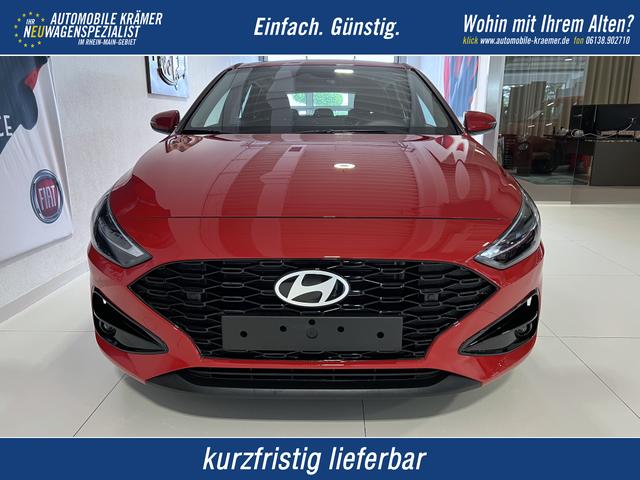 Hyundai i30 - GO 1.0 T-GDI 73 kW (100 PS) Toter-Winkel-Assistent, 2-Zonen-Klimaautomatik, PDC vorne und hinten, R&uuml;ckfahrkamera, LED-Scheinwerfer, Sitzheizung, Lenkradheizung, Navigationssystem, Radio mit DAB, Apple CarPlay, Android Auto, 16 Zoll Leichtmetallfelgen