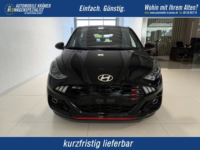 Hyundai i10 - N Line 1.0 T-GDI 66 kW (90 PS) Line-Interieur-Paket, Lenkradheizung, Sitzheizung, Klimaautomatik, Radio, DAB, Apple CarPlay, Android Auto, Navigationssystem, R&uuml;ckfahrkamera, Verkehrszeichenerkennung, Tempomat, 16 Zoll Leichtmetallfelgen, uvm.
