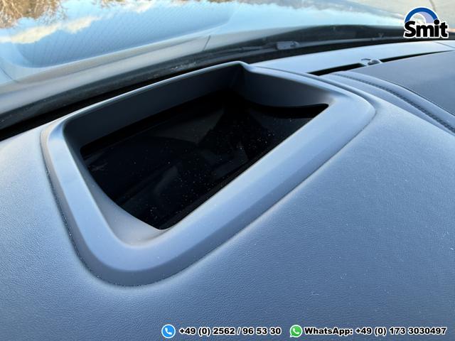 Land Rover Range Rover P400e LWB Hybrid Autobiography 