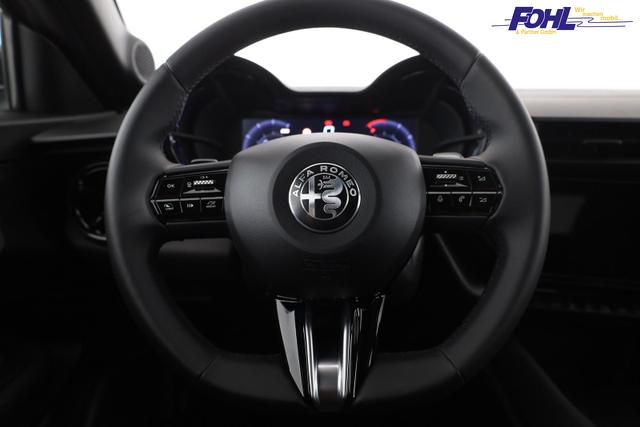 Alfa Romeo Junior Ibrida 1.2 VGT 48V-Hybrid (100kW) Speciale Speciale, 18-Zoll, Kamera, el. Klappe, Sitzheizung 