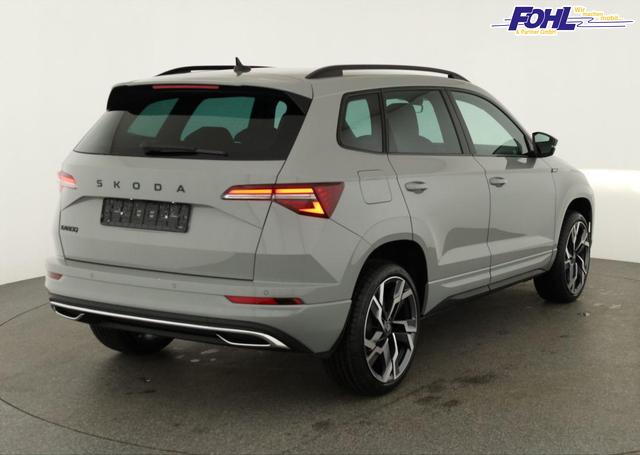 Skoda Karoq Sportline 1.5 TSI DSG Sportline, AHK, Navi, Matrix, Side, el. Klappe, Winter, 5 J.-Garantie, 19-Zoll 