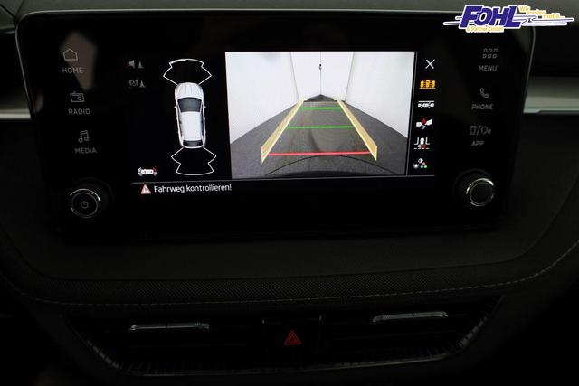 Skoda Fabia Selection 1.0 TSI DSG Selection, KESSY, Kamera, 15-Zoll schwarz, Winter, Ladeboden 