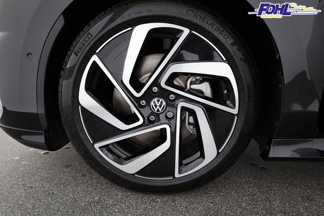 Volkswagen ID.7 Pro Black, AHK, HuD, IQ.Light, IQ.Drive, AreaView, Side, Winter, 20-Zoll 