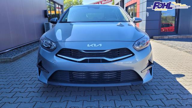 Kia Ceed Silver 1.5 Silver*Navi*Shzg*Lhzg*PDC*Cam*16Zoll* 
