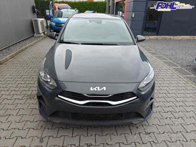 Kia Ceed Spin 1.5 T-GDI AT Kamera*Sitzheizung*APP*Navi 