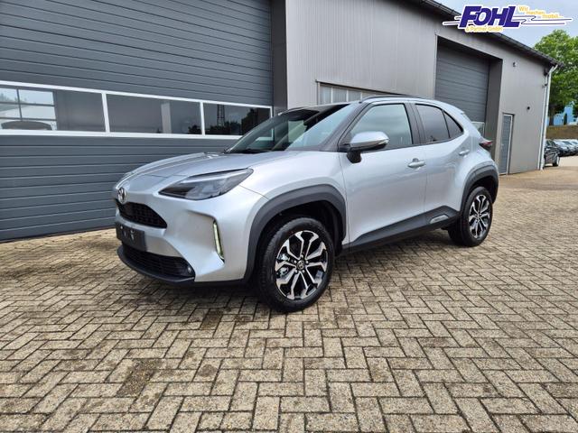 Toyota Yaris Cross 1.5VVT-iE 130PS Automatik Teamplayer Klimaautomatik Sitzheizung Lenkradheizung PDC v+h Rückf.Kamera 17-LM abged.Scheiben 2xKeyless DAB+ Bluetooth Touchscreen Apple CarPlay Android Auto 