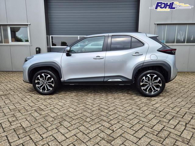Toyota Yaris Cross 1.5VVT-iE 130PS Automatik Teamplayer Klimaautomatik Sitzheizung Lenkradheizung PDC v+h Rückf.Kamera 17-LM abged.Scheiben 2xKeyless DAB+ Bluetooth Touchscreen Apple CarPlay Android Auto 