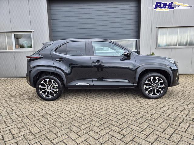 Toyota Yaris Cross 1.5VVT-iE 130PS Automatik Teamplayer Klimaautomatik Sitzheizung Lenkradheizung PDC v+h Rückf.Kamera 17-LM abged.Scheiben 2xKeyless DAB+ Bluetooth Touchscreen Apple CarPlay Android Auto 