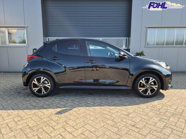 Toyota Yaris 1.5VVT-iE 116PS Automatik Teamplayer Klimaautomatik Sitzheizung Lenkradheizung Rückf.Kamera 16-LM abged.Scheiben 2xKeyless DAB+ Bluetooth Touchscreen Apple CarPlay Android Auto ACC 