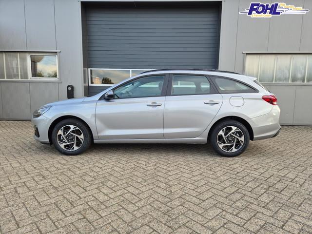 Hyundai i30 Kombi 1.5 T-GDI 95PS Sitzheizung Lenkradheizung Klima Tempomat Navi Apple CarPlay + Android Auto PDC v+h Rückf.Kamera 16-LM 
