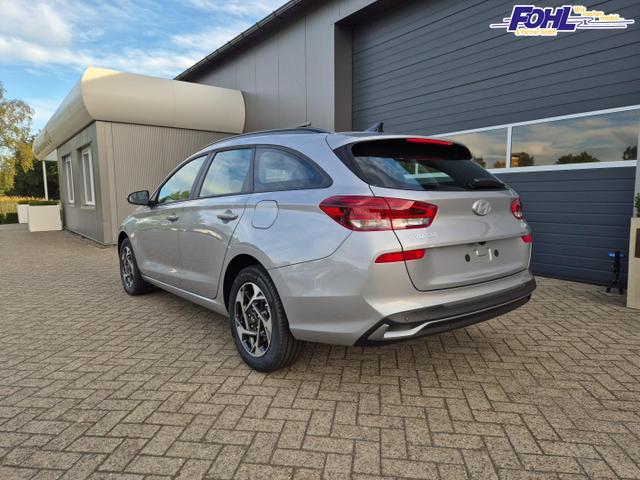 Hyundai i30 Kombi 1.5 T-GDI 95PS Sitzheizung Lenkradheizung Klima Tempomat Navi Apple CarPlay + Android Auto PDC v+h Rückf.Kamera 16-LM 