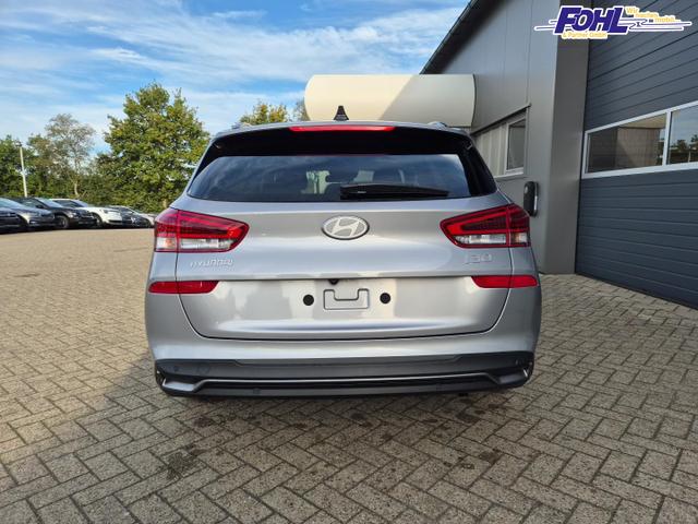 Hyundai i30 Kombi 1.5 T-GDI 95PS Sitzheizung Lenkradheizung Klimaautomatik Tempomat Navi Apple CarPlay + Android Auto PDC v+h Rückf.Kamera 17-LM 