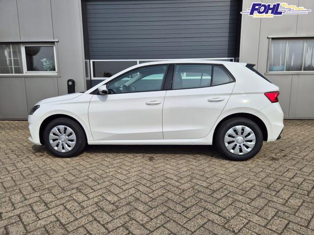 Skoda Fabia 1.0 TSI 95PS Selection 5-t&uuml;rig R&uuml;ckf.Kamera Parksensoren Sitzheizung Multifunktionslenkrad Klima Skoda-Radio Bluetooth Touchscreen Tempomat Nebelsch. Apple CarPlay + Android Auto 