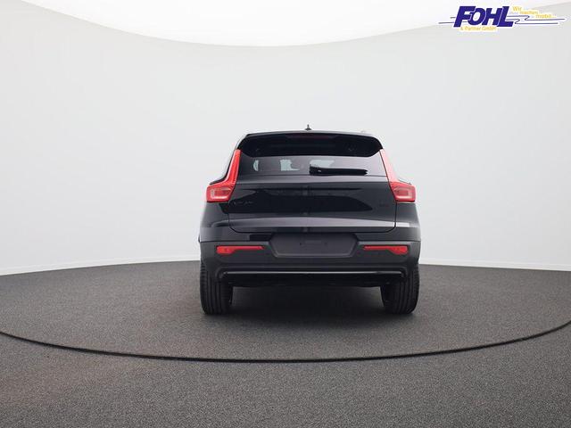Volvo XC40 2.0 Black Edition Plus B4 Mild-Hybrid 197PS Automatik elektr. PanoDach R&uuml;ckf.Kamera PDC v+h ACC el.Heckklappe Harma/Kadon-Sound Klimaautomatik Sitzheizung Lenkradheizung Apple CarPlay Android Auto 20-LM 