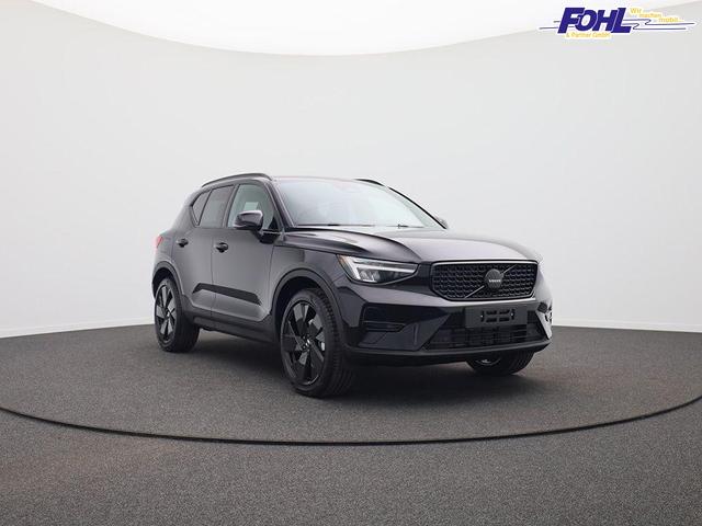 Volvo XC40 2.0 Black Edition Plus B4 Mild-Hybrid 197PS Automatik elektr. PanoDach R&uuml;ckf.Kamera PDC v+h ACC el.Heckklappe Harman/Kardon-Sound Klimaautomatik Sitzheizung Lenkradheizung Apple CarPlay Android Auto 20-LM 
