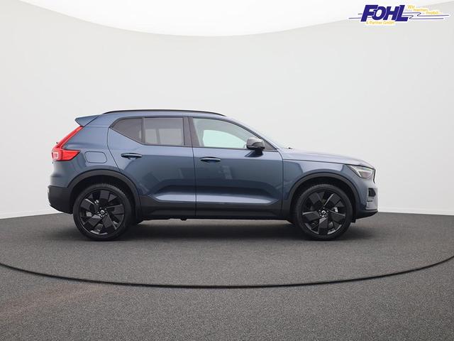 Volvo XC40 2.0 Black Edition Plus B4 Mild-Hybrid 197PS Automatik elektr. PanoDach R&uuml;ckf.Kamera PDC v+h ACC el.Heckklappe Harman/Kardon-Sound Klimaautomatik Sitzheizung Lenkradheizung Apple CarPlay Android Auto 20-LM 