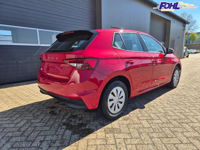 Skoda Fabia 1.0 TSI 95PS Selection 5-t&uuml;rig R&uuml;ckf.Kamera Parksensoren Sitzheizung Multifunktionslenkrad Klima Skoda-Radio Bluetooth Touchscreen Tempomat Nebelsch. Apple CarPlay + Android Auto 