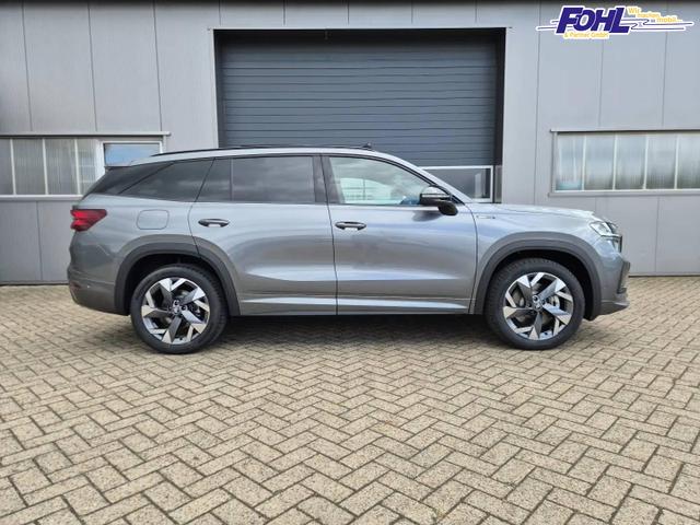 Skoda Kodiaq Sportline 1.5 TSI 204PS PHEV DSG schwenkb. AHK elektr. PanoDach HUD Alcantara PDC v+h 360&deg;Kamera CANTON Sound Klimaautomatik Sitzheizung Lenkradheizung Navi Apple CarPlay Android Auto 2xKeyless 19"LM vollelektr. Reichweite 116KM 