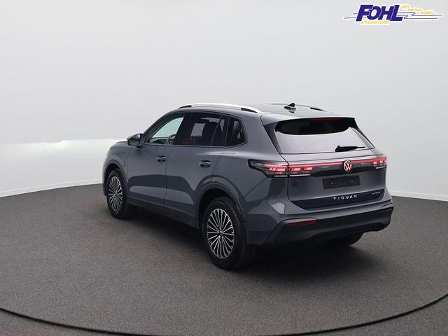 Volkswagen Tiguan Life 1,5 l eHybrid OPF 204PS DSG elekt.AHK Design Paket LED-Plus-Scheinw. elektr. Heckklappe Sitzheizung Lenkradheizung Frontscheibe beheizb. R&uuml;ckf.Kamera Klimaautomatik VW-Radio Bluetooth wireless Apple CarPlay + Android Auto PDC v+h ACC 2xKeyle 