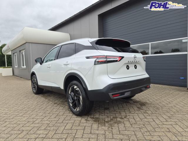 Nissan Qashqai 1.3 DIG-T MHEV 158 PS X-Tronic N-Connecta Teil-Leder PanoGlasdach Klimaautomatik Sitzheizung Lenkradheizung Navi ACC PDC v+h 360&deg;Kamera DAB Bluetooth Touchscreen Apple CarPlay Android Auto 18"LM 