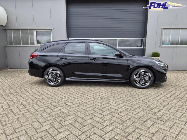 Hyundai i30 Kombi 1.6 T-GDI 150PS Automatik N-Line Sitzheizung Lenkradheizung Klimaautomatik Navi 10,3"-Touchscreen Bluelink Apple CarPlay + Android Auto PDC v+h R&uuml;ckf.Kamera 18-LM 