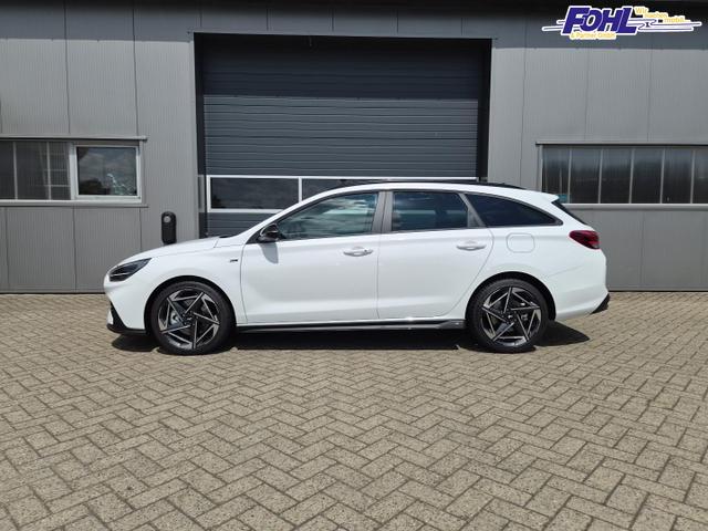 Hyundai i30 Kombi 1.6 T-GDI 150PS Automatik N-Line Sitzheizung Lenkradheizung Klimaautomatik Navi 10,3"-Touchscreen Bluelink Apple CarPlay + Android Auto PDC v+h R&uuml;ckf.Kamera 18-LM 