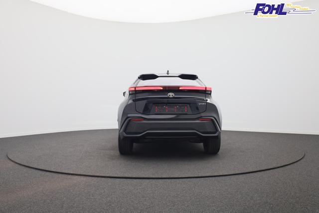 Toyota C-HR 2.0-l-VVT-i 223PS PHEV Automatik Teamplayer Voll-LED elektr. Heckklappe Sitzheizung Lenkradheizung Klimaautomatik Navi Bluetooth wireless Apple CarPlay + Android Auto ACC PDC v+h R&uuml;ckf.Kamera 18"LM vollelektr. Reichweite 66KM 