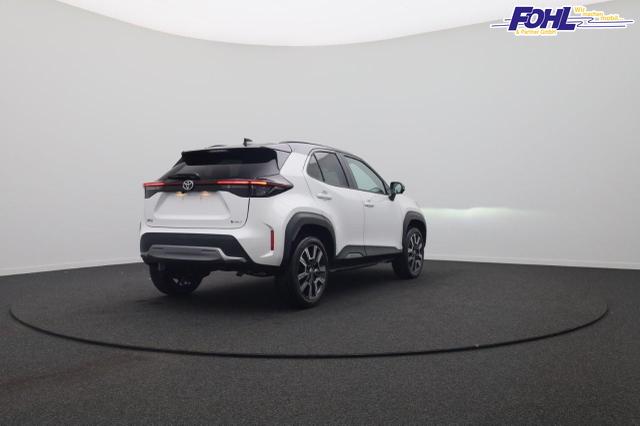 Toyota Yaris Cross 1.5-l 130PS HEV Automatik Style Matrix-LED 4xKamera elektr. Heckklappe Sitzheizung Lenkradheizung Klimaautomatik Navi Bluetooth wireless Apple CarPlay + Android Auto ACC PDC v+h 18"LM 