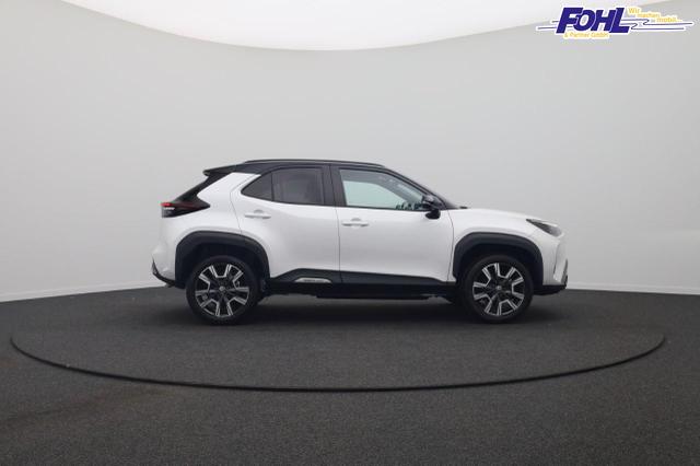 Toyota Yaris Cross 1.5-l 130PS HEV Automatik Style Matrix-LED 4xKamera elektr. Heckklappe Sitzheizung Lenkradheizung Klimaautomatik Navi Bluetooth wireless Apple CarPlay + Android Auto ACC PDC v+h 18"LM 