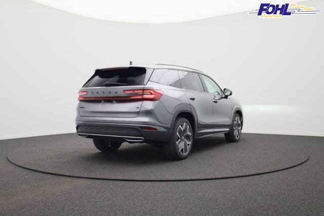 Skoda Kodiaq Sportline 1.5 TSI 204PS PHEV DSG Sitzheizung v+h Frontscheibe beheizb. 20"LM schwenkb. AHK elektr. PanoDach Alcantara PDC R&uuml;ckf.Kamera Klimaautomatik Lenkradheizung Navi Apple CarPlay Android Auto 2xKeyless vollelektr. Reichweite 116KM 