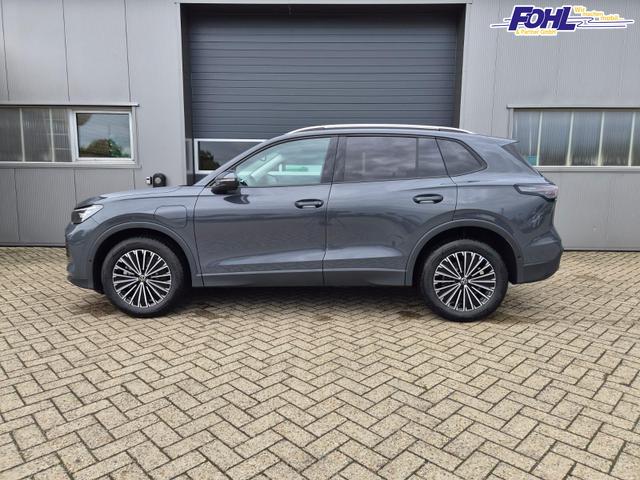 Volkswagen Tiguan Life 1,5 l eHybrid OPF 204PS DSG elekt.AHK Design Paket LED-Plus-Scheinw. elektr. Heckklappe Sitzheizung Lenkradheizung R&uuml;ckf.Kamera Klimaautomatik VW-Radio Bluetooth wireless Apple CarPlay + Android Auto PDC v+h ACC 2xKeyless Digital Cockpit 