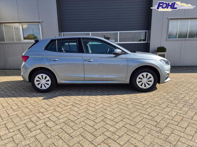 Skoda Fabia 1.0 TSI 95PS Selection 5-t&uuml;rig R&uuml;ckf.Kamera Parksensoren Sitzheizung Multifunktionslenkrad Klima Skoda-Radio Bluetooth Touchscreen Speedlimiter Nebelsch. Apple CarPlay + Android Auto 