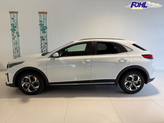 KIA XCEED Deluxe White