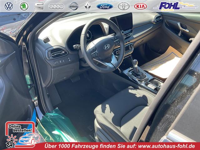 Hyundai i30 Kombi - 1.0 T-GDI DCT Family, Navi, ACC, Side, Winter, 17-Zoll, Klimaautomatik