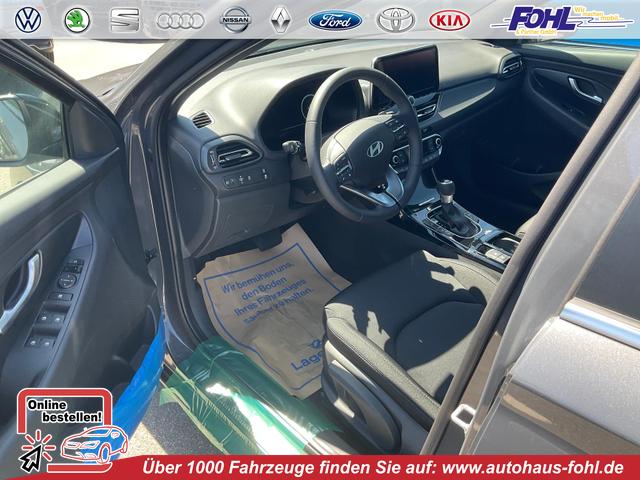 Hyundai i30 Kombi - 1.0 T-GDI DCT Family, Navi, ACC, Side, Winter, 17-Zoll, Klimaautomatik