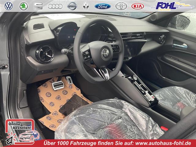 Alfa Romeo Junior - Ibrida 1.2 VGT 48V-Hybrid (100kW) Speciale Speciale, 18-Zoll, Kamera, el. Klappe, Sitzheizung