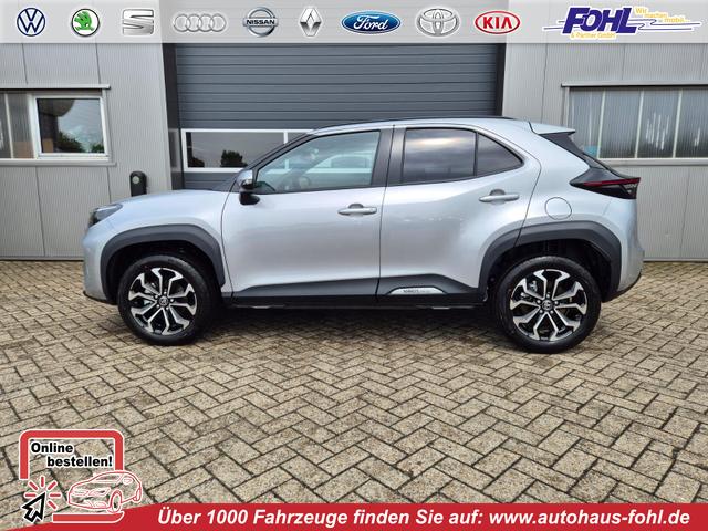 Toyota Yaris Cross - 1.5VVT-iE 130PS Automatik Teamplayer Klimaautomatik Sitzheizung Lenkradheizung PDC v+h R&uuml;ckf.Kamera 17-LM abged.Scheiben 2xKeyless DAB+ Bluetooth Touchscreen Apple CarPlay Android Auto