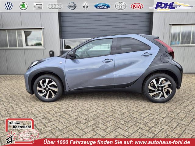 Toyota Aygo X - 1.0 VVT-i 72PS Teamplayer Sitzheizung AbstandsTempomat Multifunktionslenkrad Klima Radio Bluetooth Touchscreen Apple CarPlay + Android Auto 17-LM