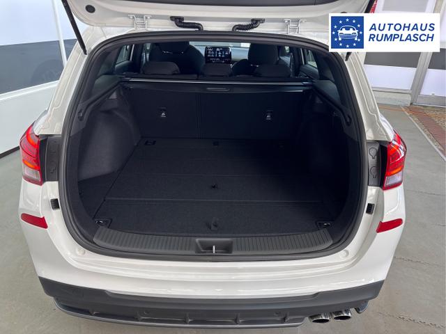 Hyundai / i30 / Weiß / / / N-LINE SHZ NAVI PDC RFK