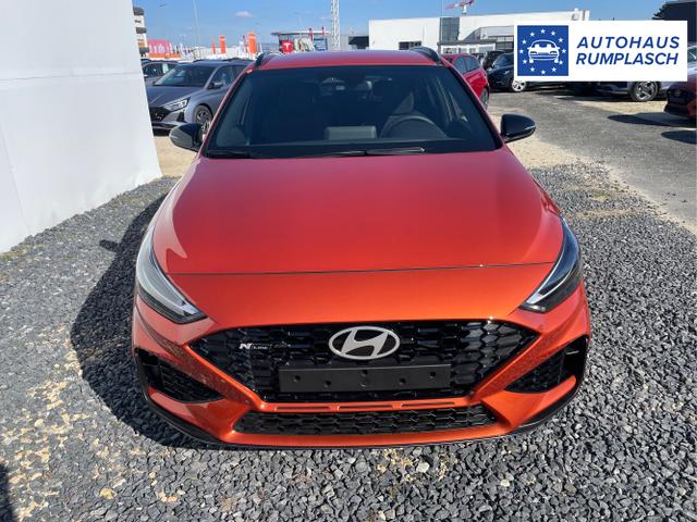 Hyundai / i30 / Weiß / / / 