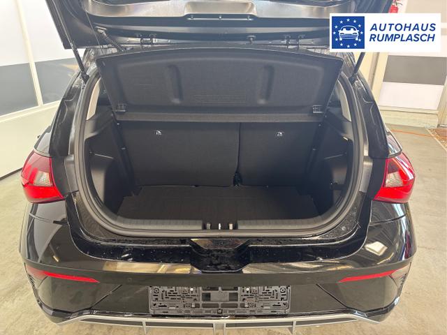 Hyundai / i20 / Schwarz / / / NAVI Klimaautomatik SHZ 