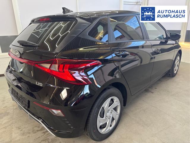 Hyundai / i20 / Schwarz / / / NAVI Klimaautomatik SHZ 