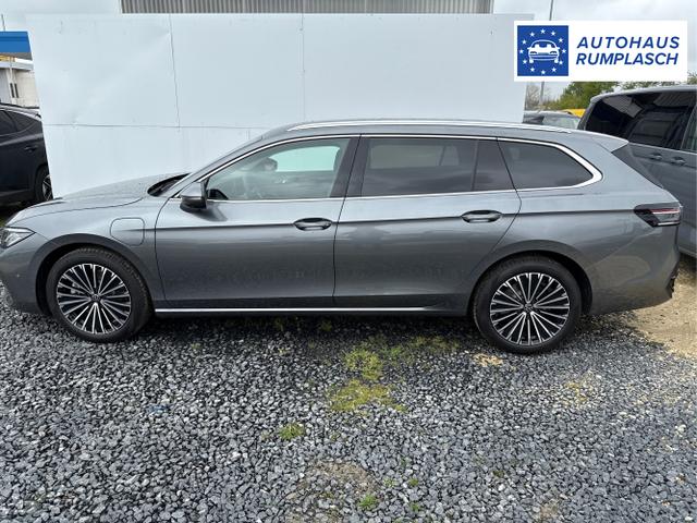 Volkswagen / Passat Variant / Weiß / / / 